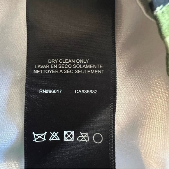 BEBE Floral Bodycon Dress Knee Length Sleeveless V-Neck Size XS - Picture 10 of 11